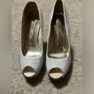 Jennifer Lopez platform heel